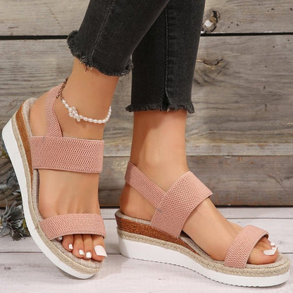 💕Damsandaler med vävda elastiska remmar och tjock botten🔥 Snygga nog att klä upp sig i. Bekväma nog att bära hela dagen 👡
